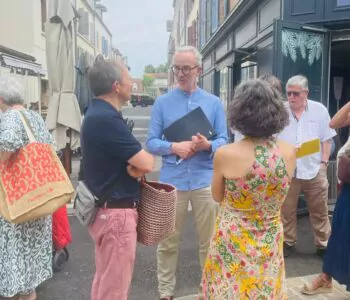 Emmanuel Duguay au contact des habitants de Croissy